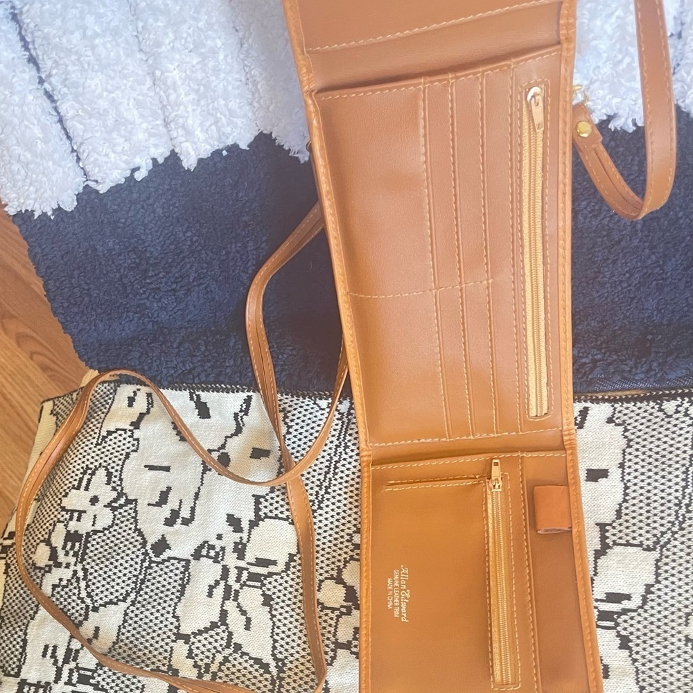 Allan Edward leather purse - Picture 4 of 10